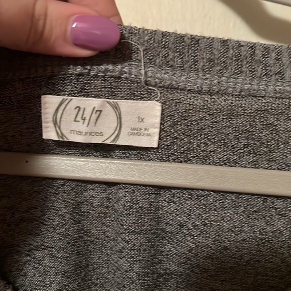 Women’s top - Picture 2 of 5